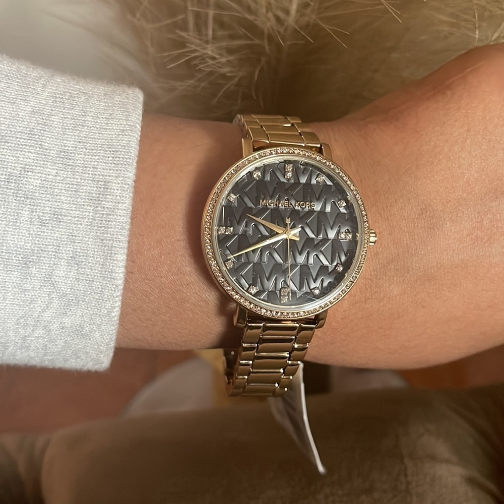 Michael Kors  Black / Gold toned steel 39 mm - Picture 8 of 9
